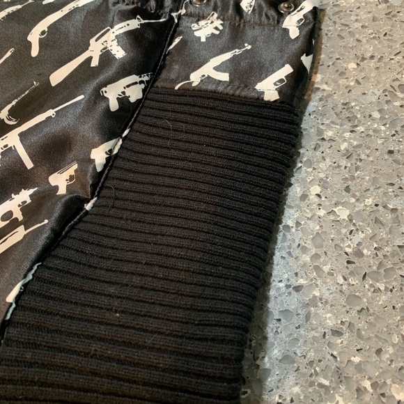 Rogue Status,Gun Show pattern, bomber jacket. - Picture 4 of 5